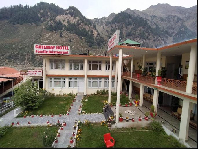 Gateway Hotel Naran Bagian luar foto
